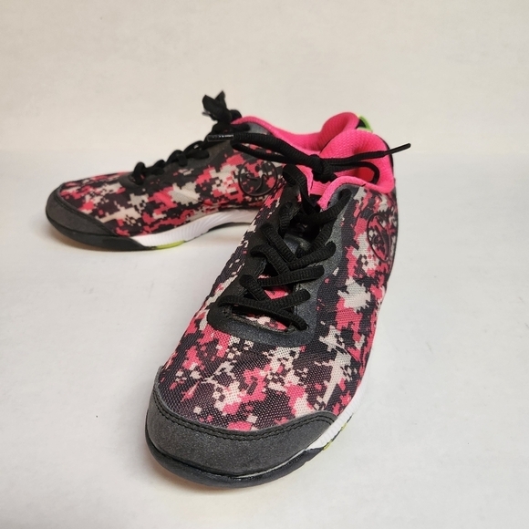 Zumba Impact Pulse Dance Shoes Sneakers Size 7 Pink and Black Camo Print - Picture 1 of 10